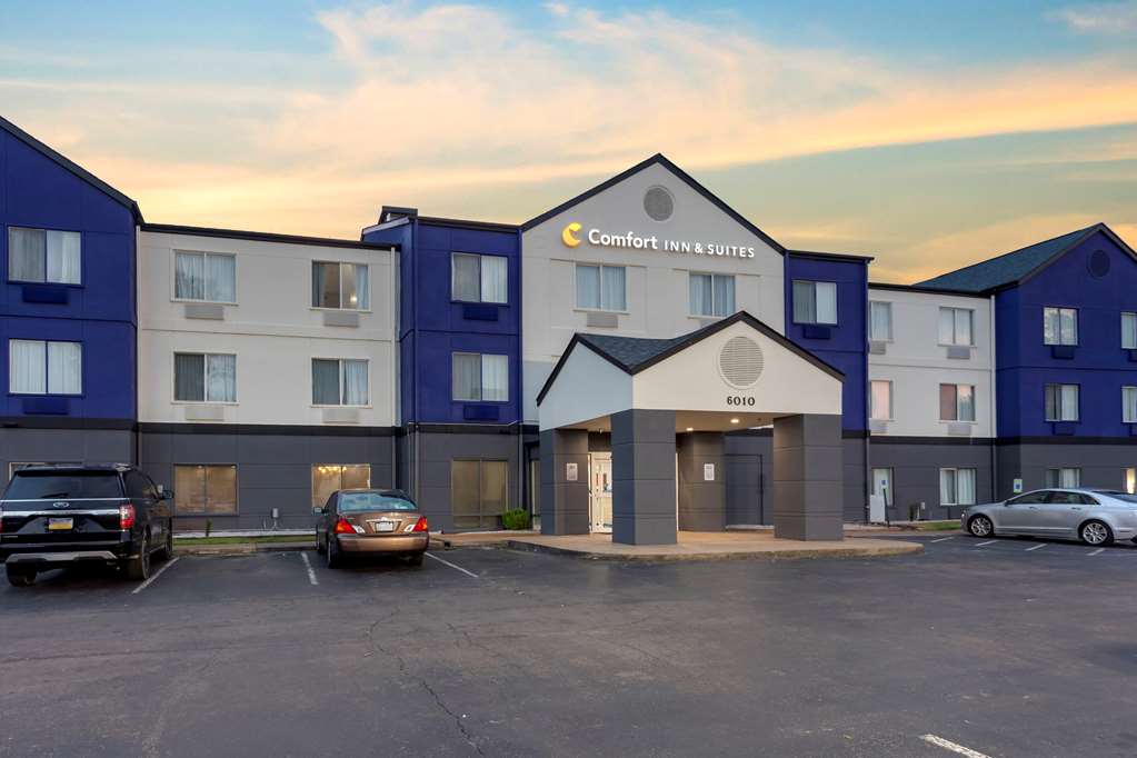 Comfort Inn & Suites Memphis East - photo 4