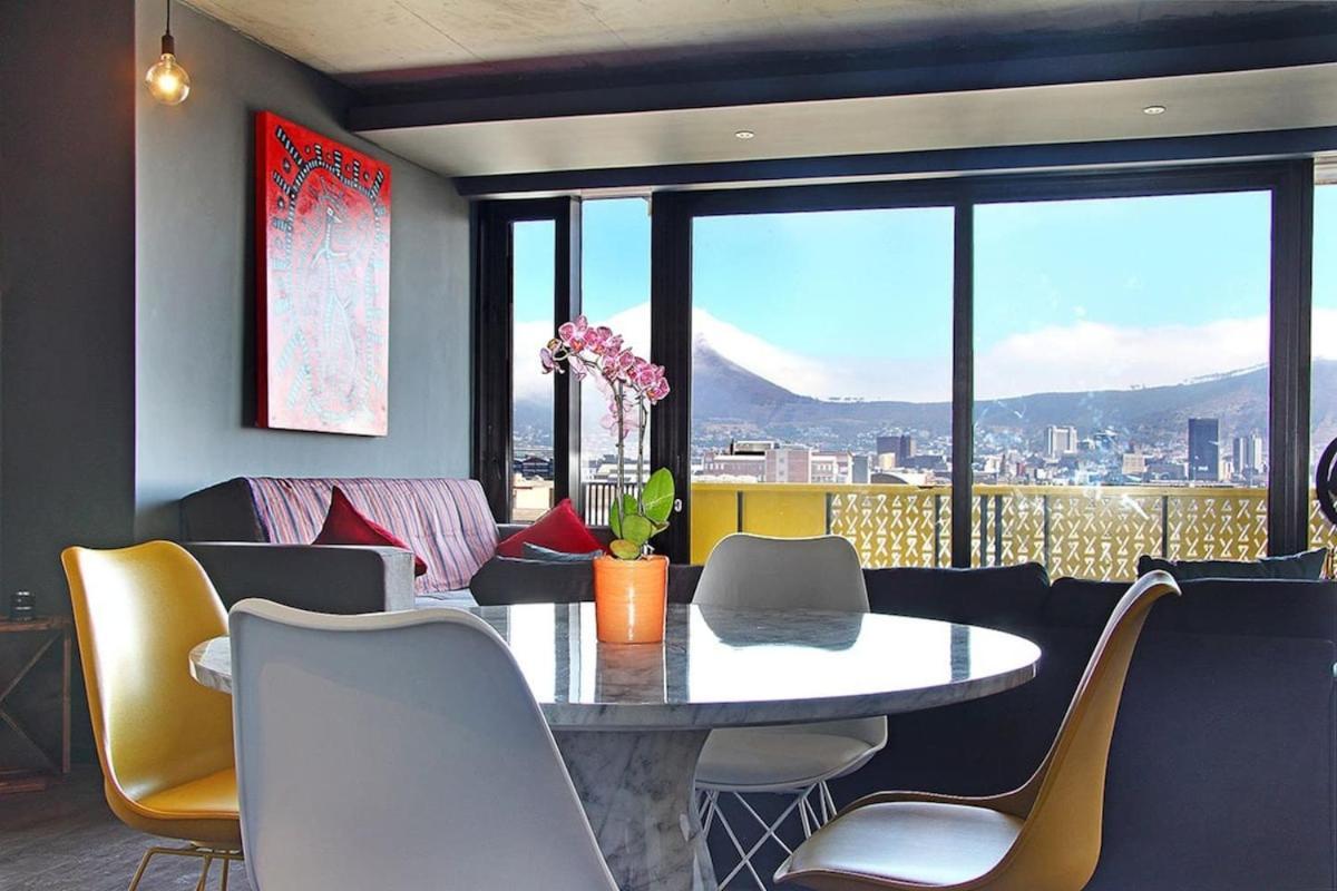 Urban Chic WEX1 Mountain views Pool entertainment
