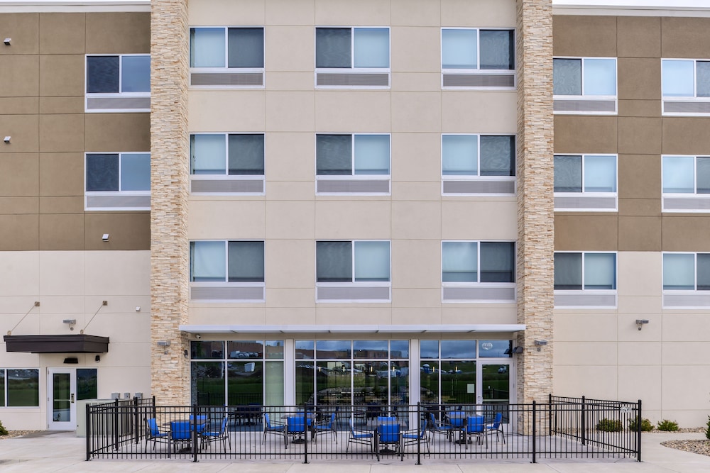 Holiday Inn Express & Suites Kansas City Lee's Summit by IHG - photo 51