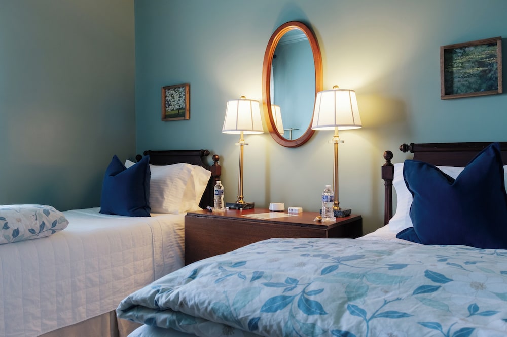 The Trott House Inn - photo 8