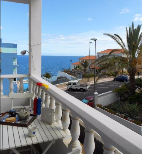 Cozy House in Candelaria Sea View — 4-Star Luxury Hotel in Candelaria, Spain