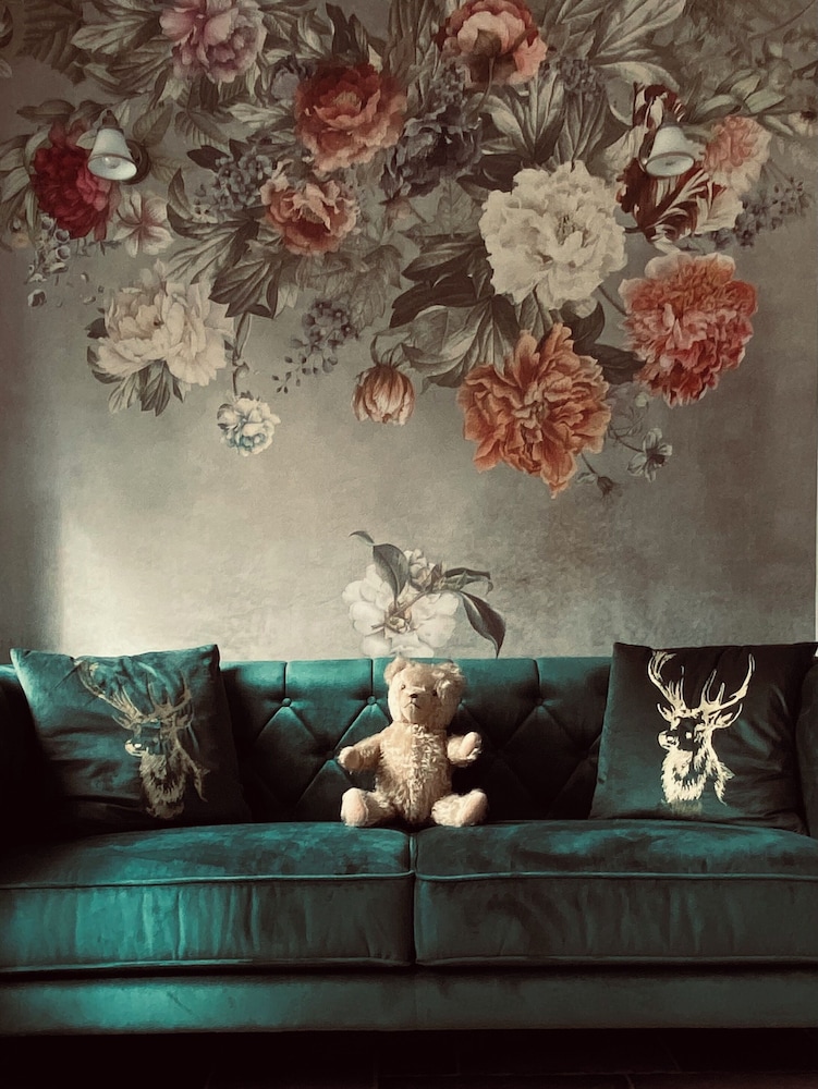 Haus Stenzinger — 4-Star Luxury Hotel in Burg, Germany