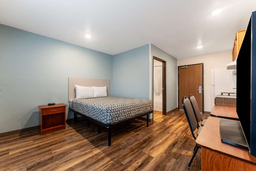 WoodSpring Suites Augusta Riverwatch - photo 24