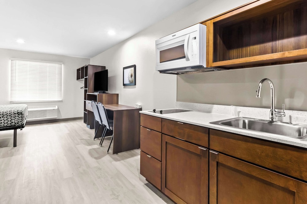WoodSpring Suites South Houston Hobby - photo 10
