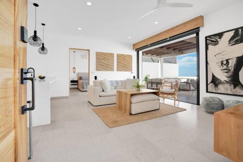 Luxury Oceanfront Condo Resort Style Amenities in El Pescadero, Mexico