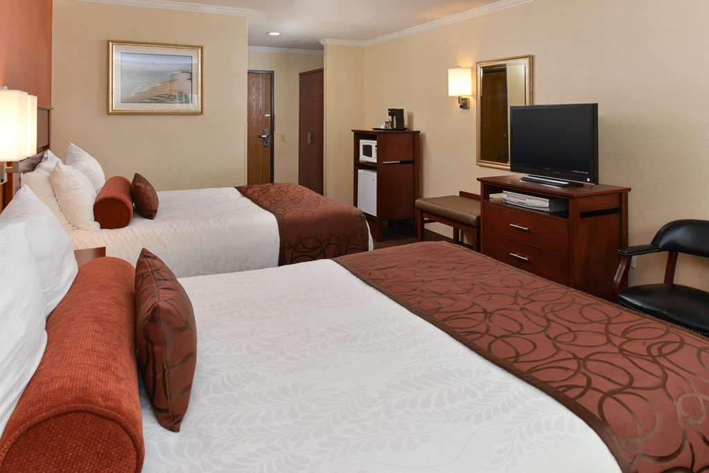 Best Western Plus Landmark Inn - photo 22