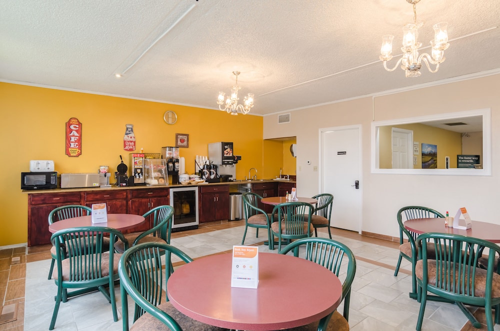 Alamo Inn & Suites - photo 31