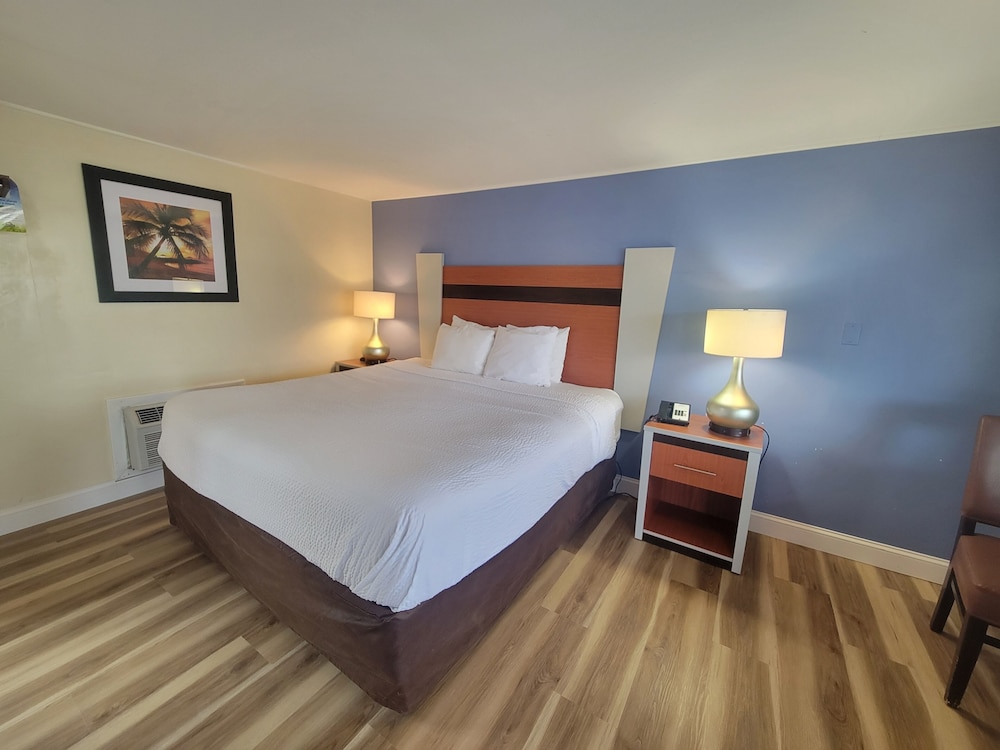 Days Inn By Wyndham West Yarmouth Hyannis Cape Cod Area — West Yarmouth