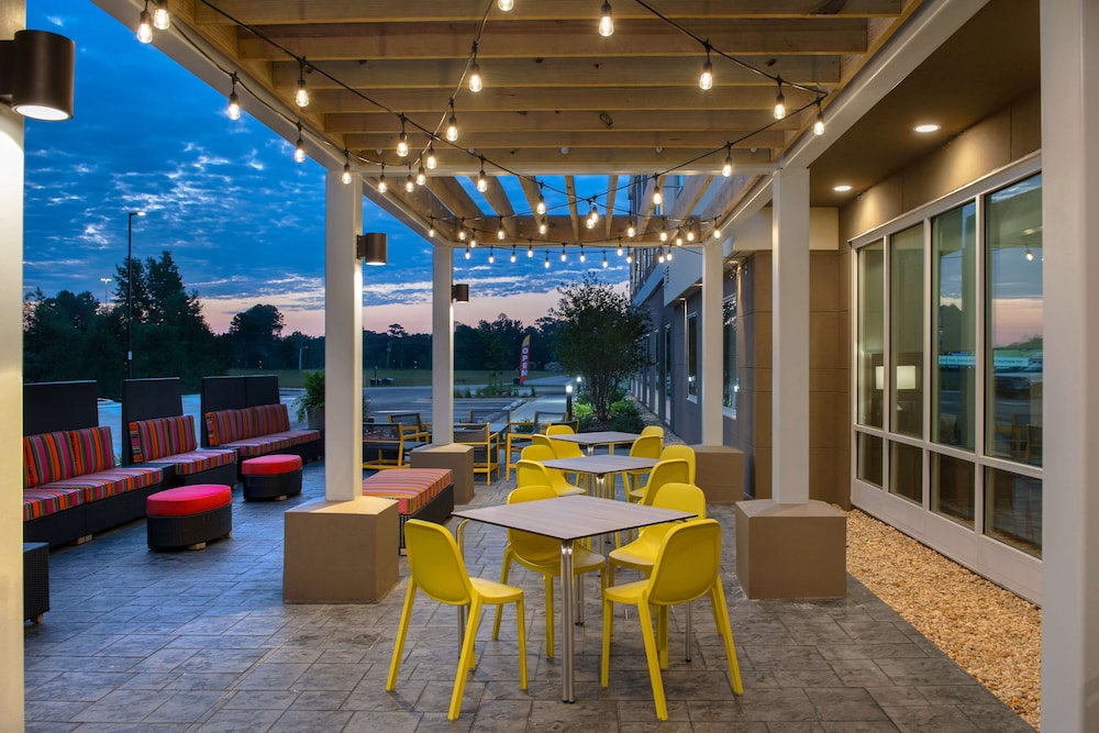 Home2 Suites by Hilton Fayetteville North - photo 38