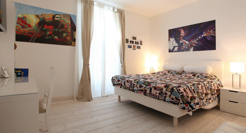 Big Johnny B — 4-Star Luxury Hotel in Rome, Italy