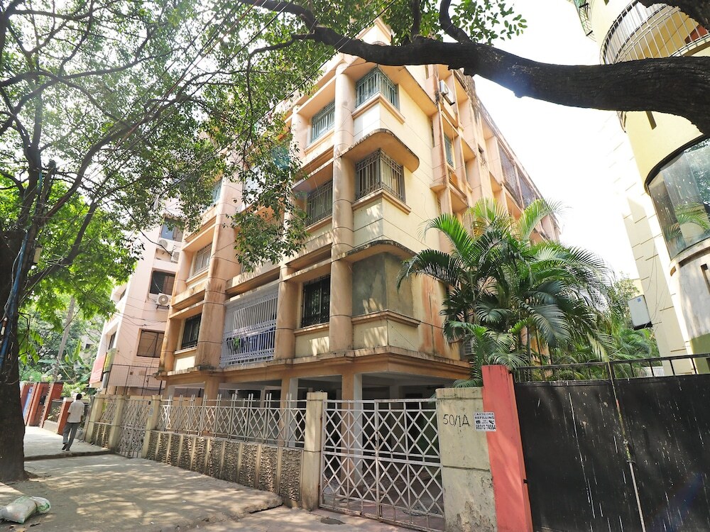 Hotel All Iz Well By Oyo Rooms in Delhi, India