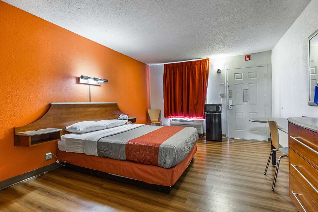 Motel 6 Mount Vernon IL - photo 8
