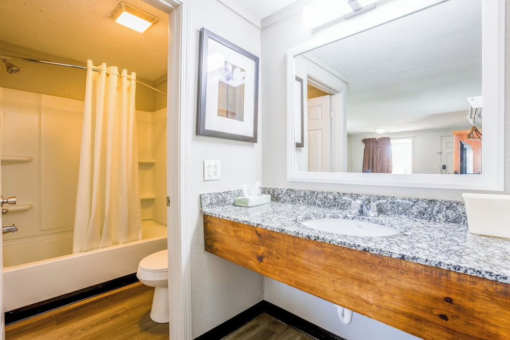 Cozy Garden Inn By OYO Hwy 40 Richmond - photo 39