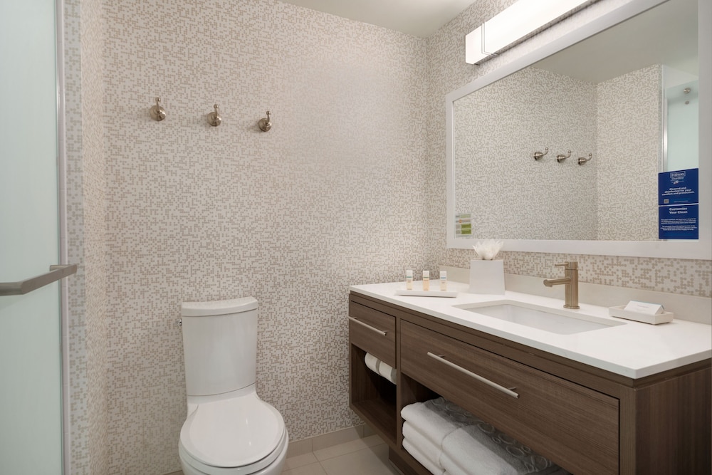 Home2 Suites by Hilton Newark Airport - photo 12