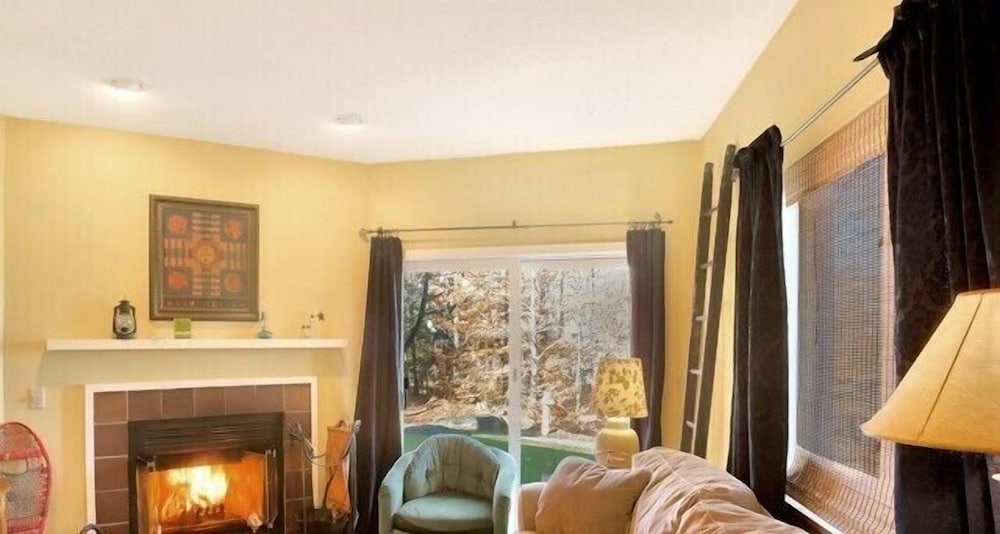 Woods Resort Unit V2 by RedAwning - last minute hotel in Unknown City