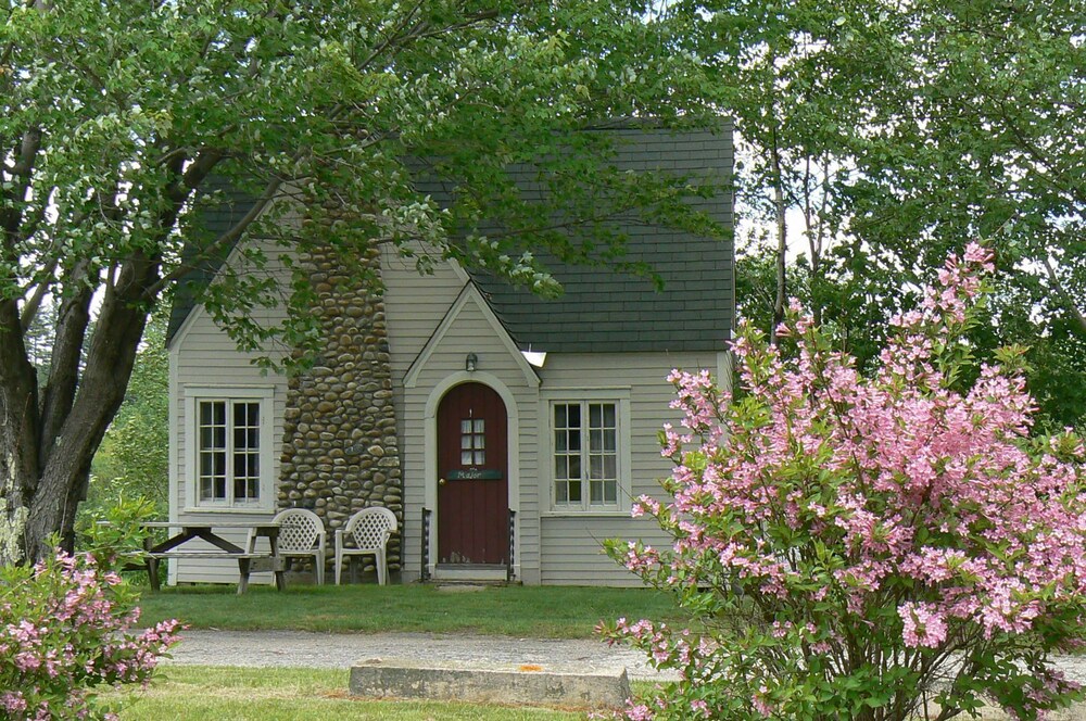 Gilcrest Cottages and Motels - photo 77