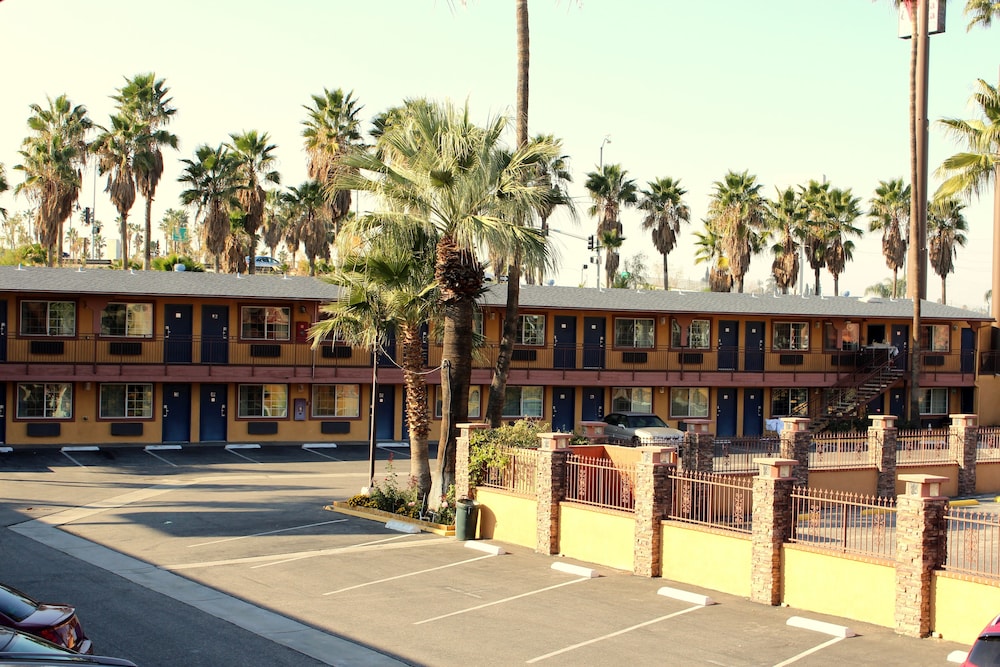 Orange Show Inn San Bernardino - photo 2