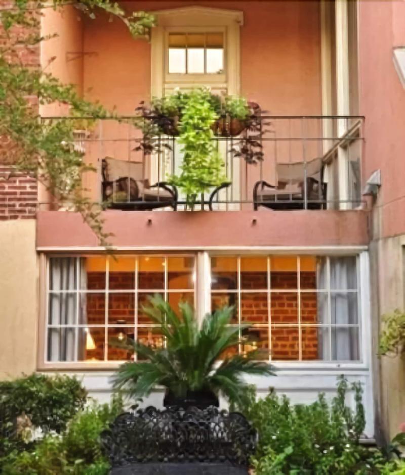 The Presidents Quarters Inn - photo 3