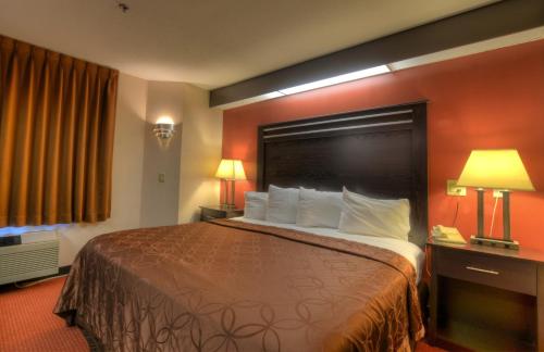 Smoky Mountain Inn & Suites - photo 4