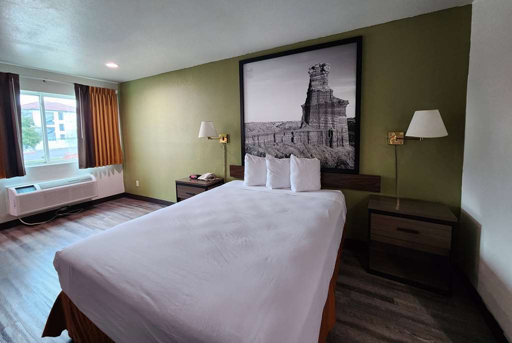 Super 8 by Wyndham Austin North University Area - photo 8