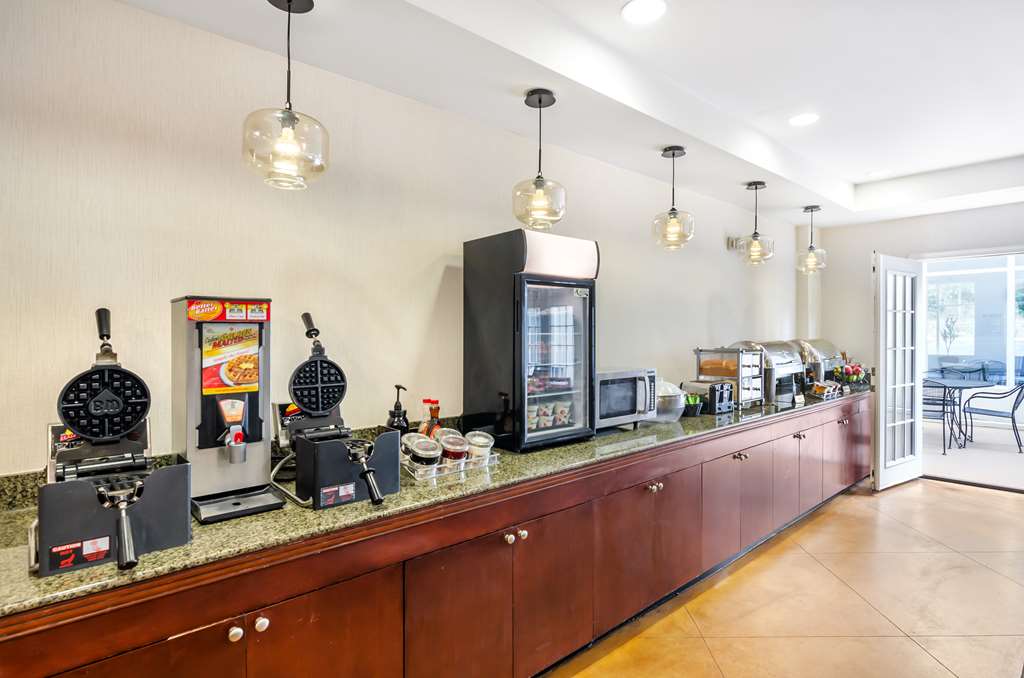 Best Western Plus Waynesboro Inn & Suites Conference Center - photo 9