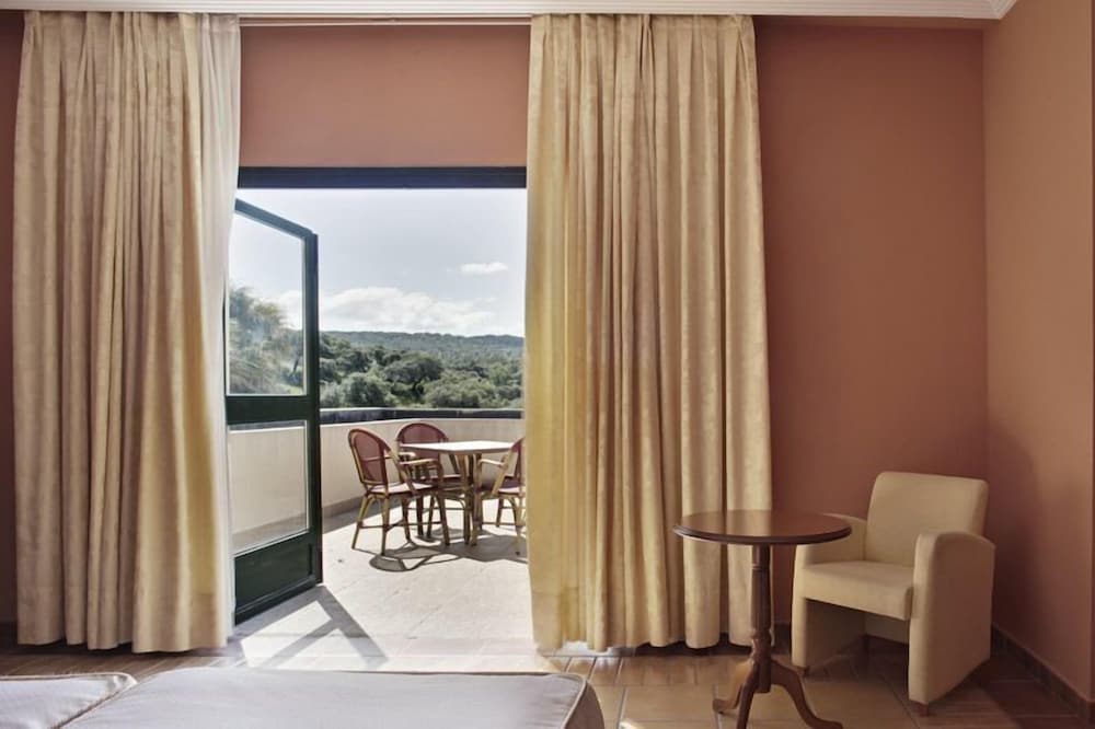 Hotel Mafalda De Castilla — Plasencia — photo 3