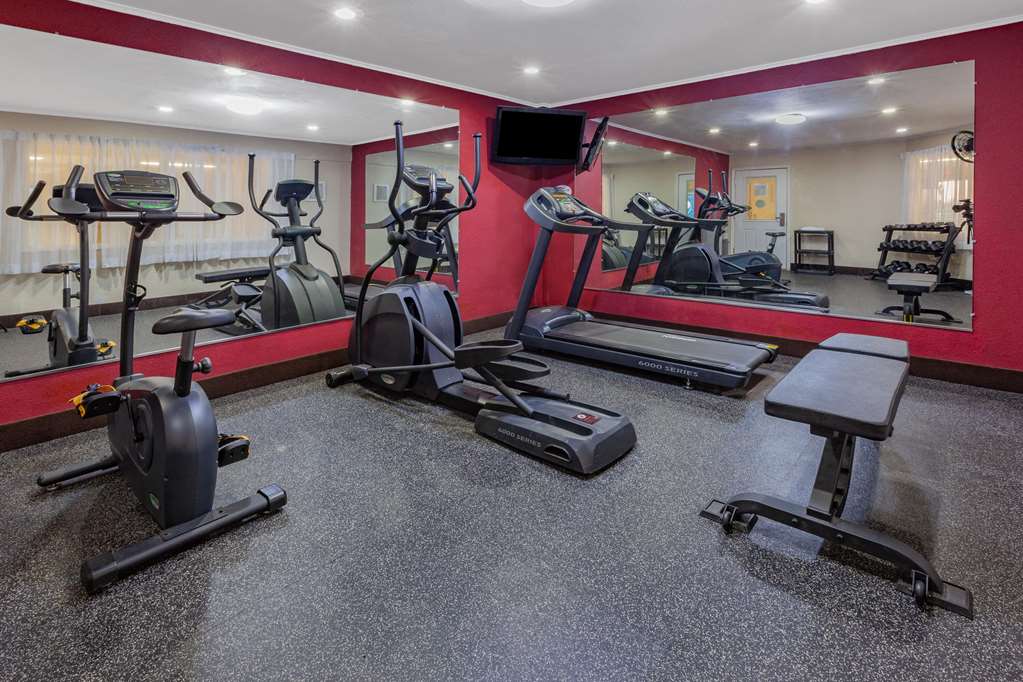 Baymont by Wyndham Perrysburg Toledo - photo 9