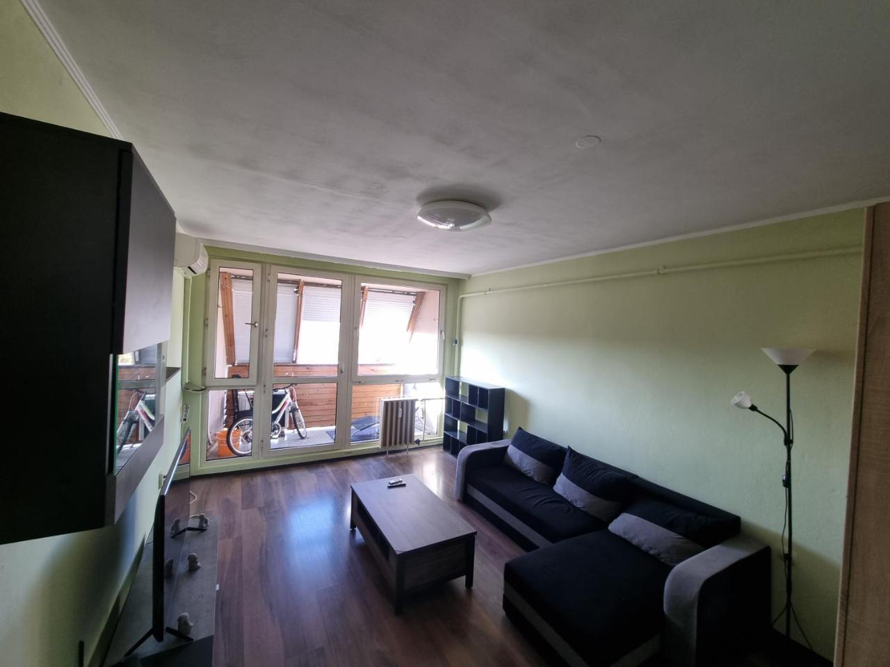 Los Robles Avenue 2311 — hotel in Kaposvar