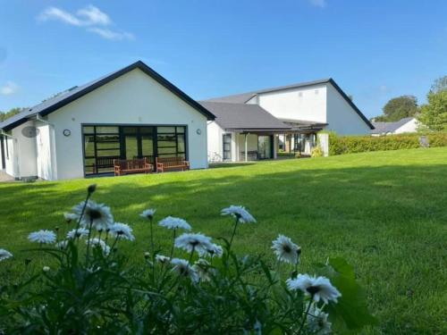 Father Peyton Centre Ballina