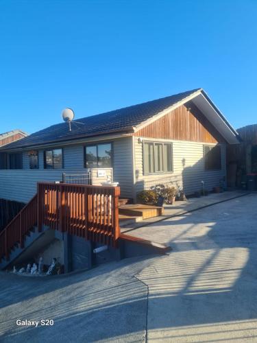 Auckland airport holiday home in the greens — 4-Star Luxury Hotel in Auckland, New Zealand