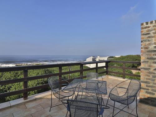 Salt Shore Studios — 4-Star Luxury Hotel in Hermanus, South Africa