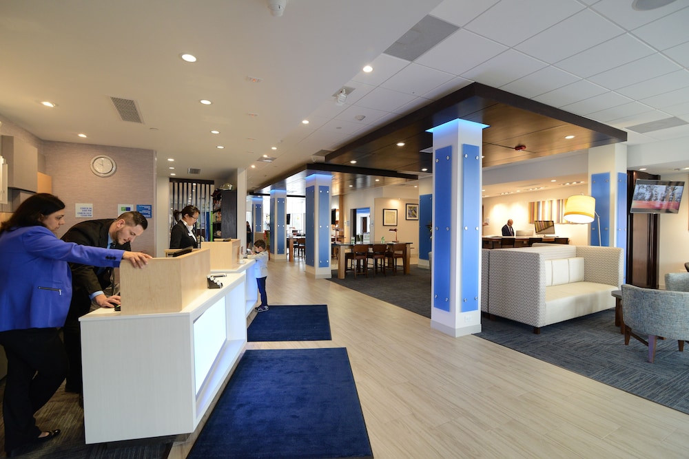 Holiday Inn Express & Suites Chicago North Shore Niles by IHG - photo 43