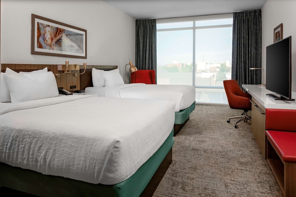 Hilton Garden Inn Chandler Downtown - photo 13