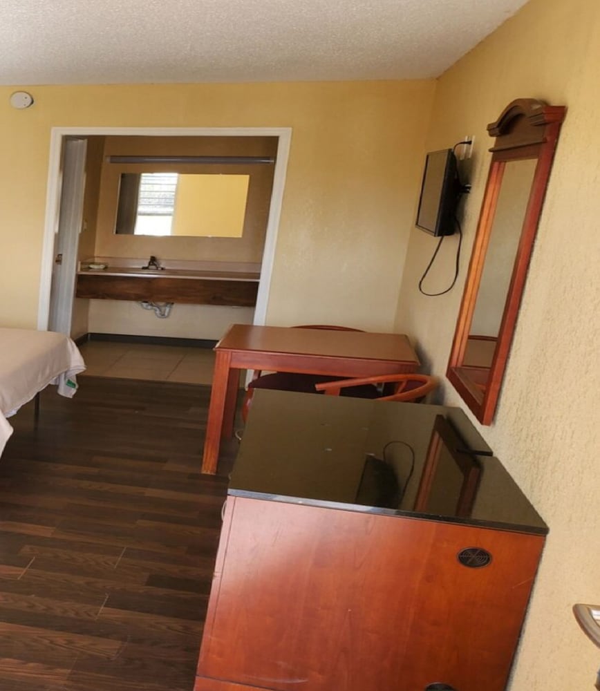 Oyo Hotel Vienna I 75 - photo 11