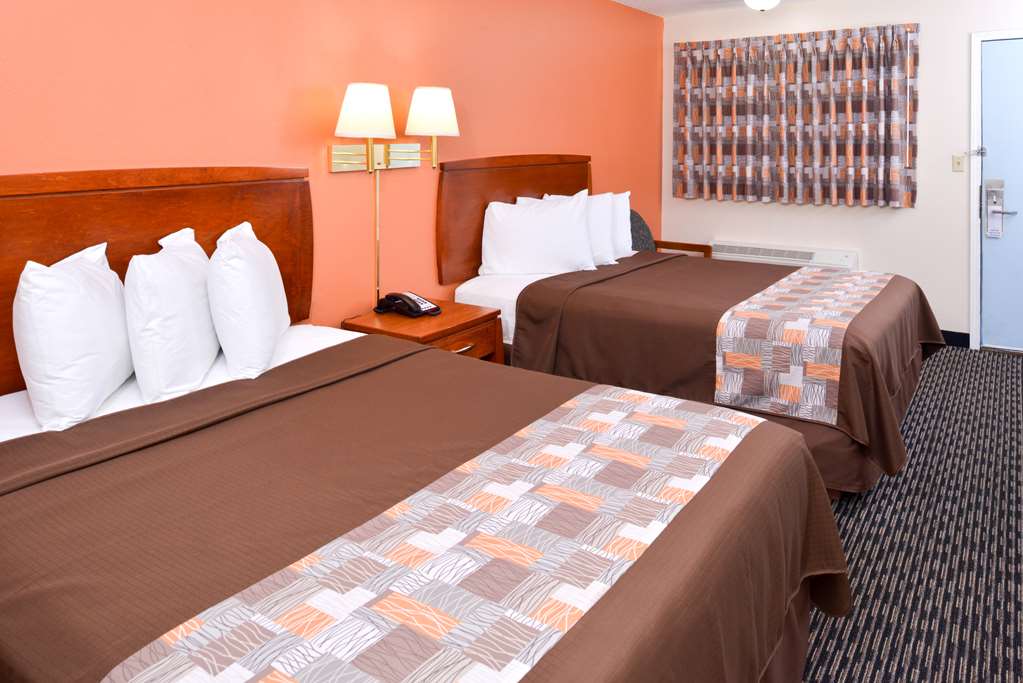 Americas Best Value Inn Sullivan - photo 11