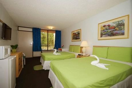 Econo Lodge - photo 12