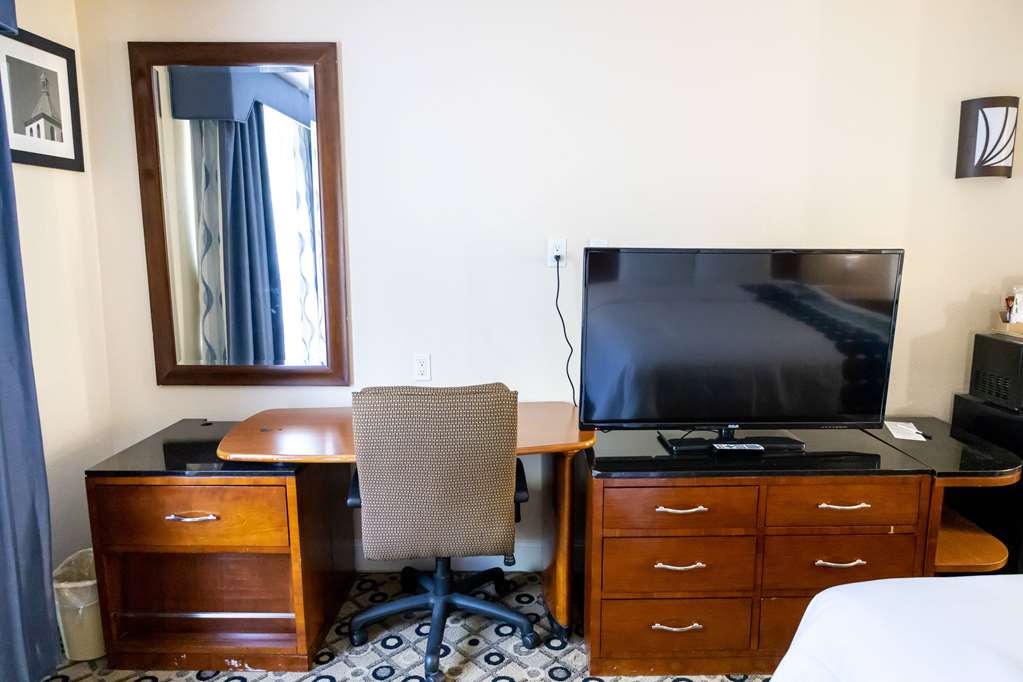 Days Inn By Wyndham College Park Atlanta Airport South - photo 17