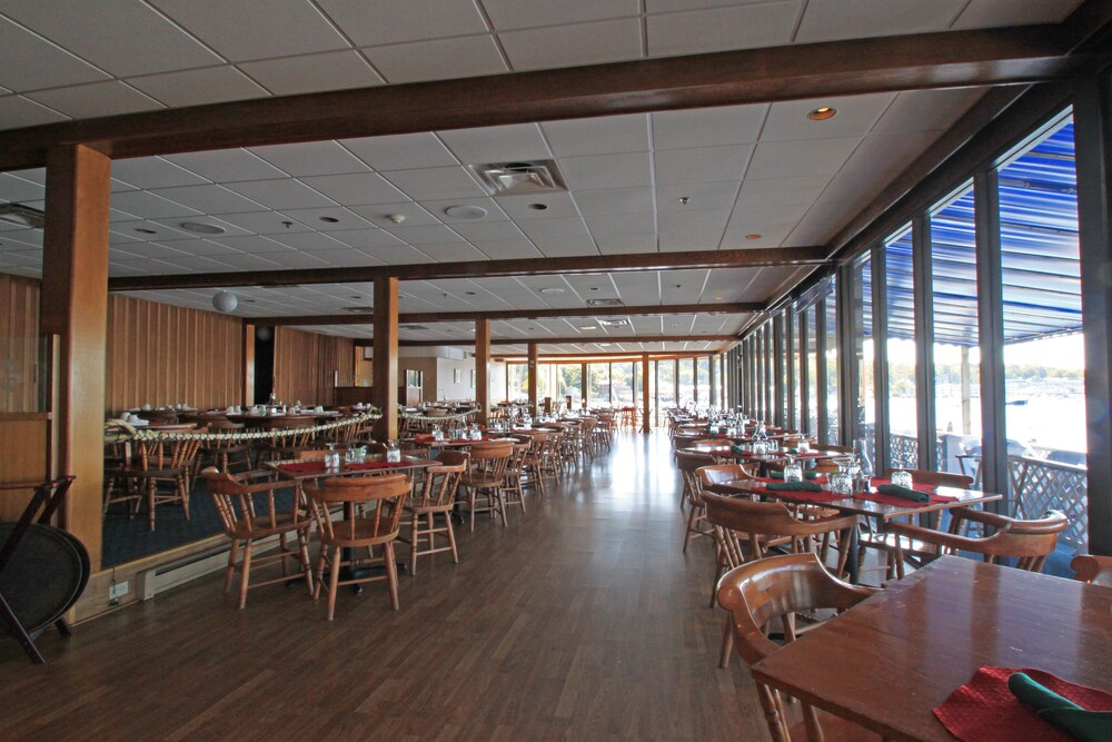 Fishermans Wharf Inn - photo 40