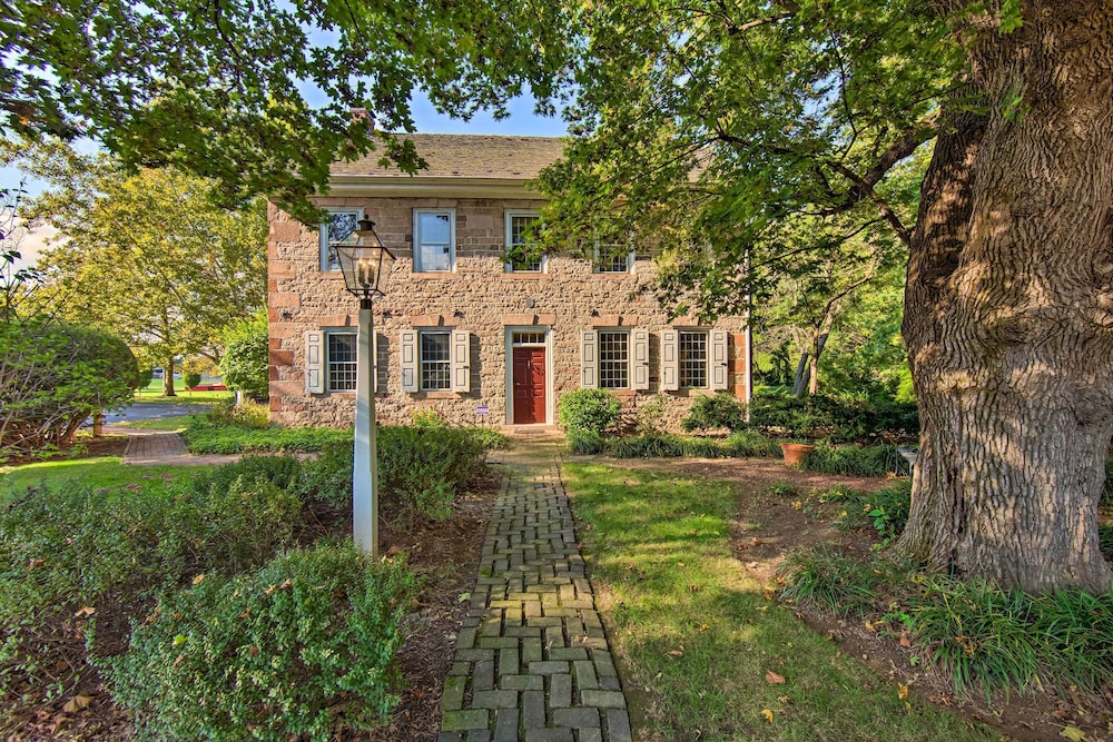 Beautiful Historic House In Amish Country — 4-Star Luxury Hotel in Ephrata, United States