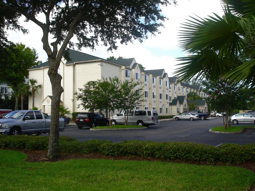 Hometown Inn & Suites Jacksonville Butler Blvd. Southpoint - photo 15