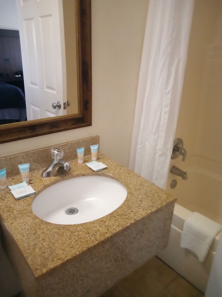 La Bella Oceanfront Inn - photo 14