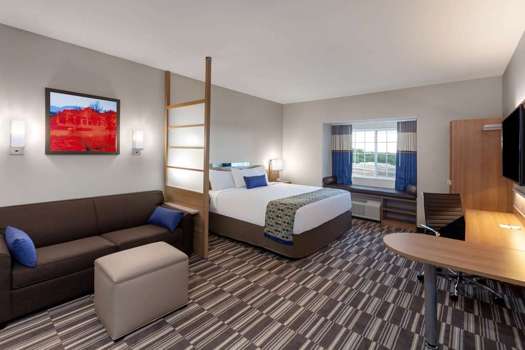 Microtel Inn & Suites by Wyndham College Station — hotel in College Station