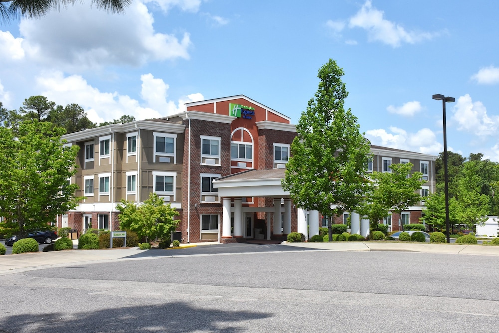 Holiday Inn Express Hotel & Suites Southern Pines by IHG - carbon neutral hotel in Southern Pines