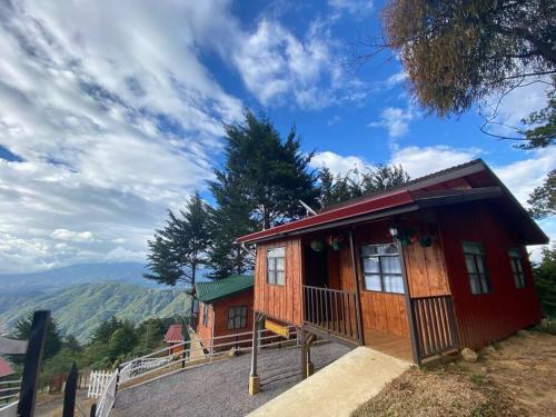 Cabaña Mariposa Cometa Living IN THE clouds in San Pablo, Costa Rica