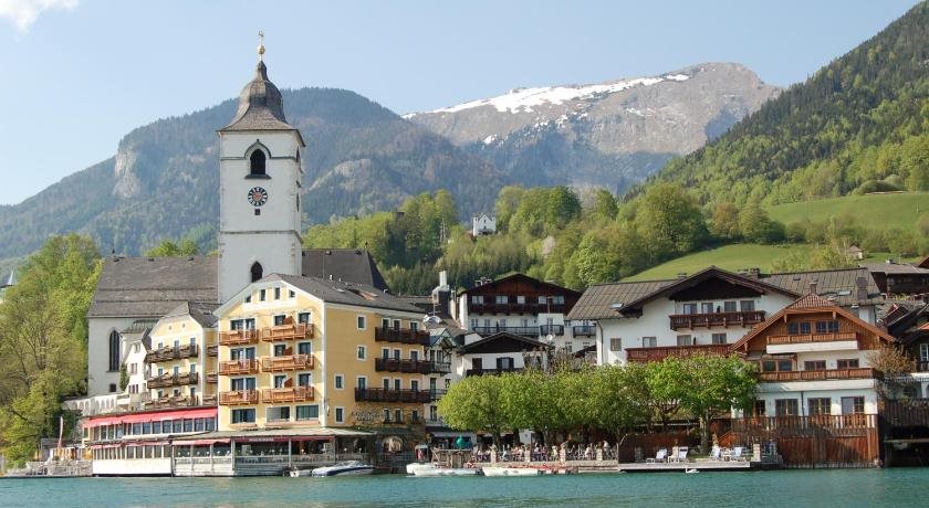 Aberseeblick Pension Ellmauer — 4-Star Luxury Hotel in Sankt Wolfgang Im Salzkammergut, Austria