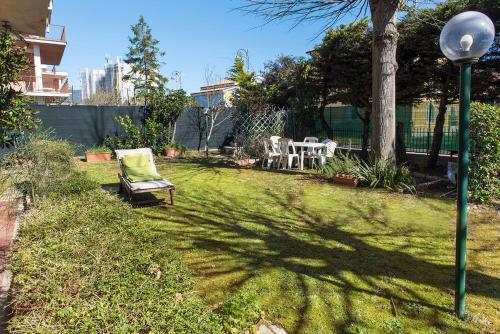 M342 Marcelli Trilocale con giardino a 200mt dal mare — 4-Star Luxury Hotel in Marcelli, Italy