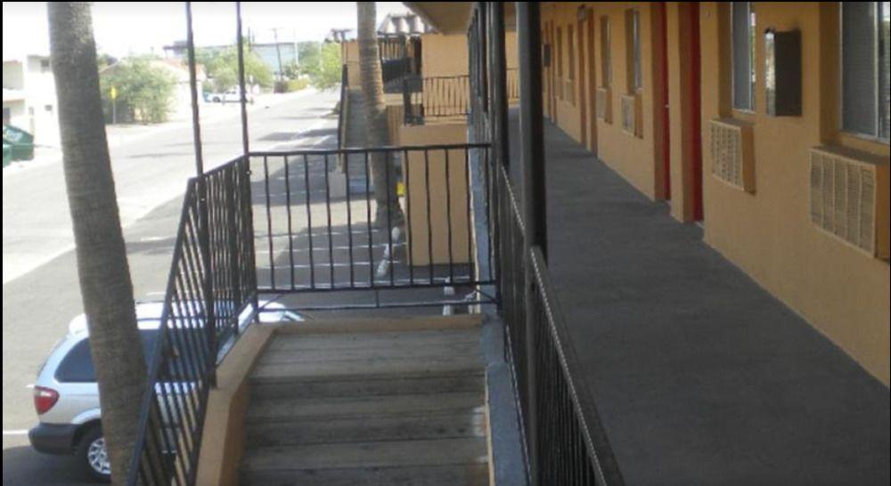 Payless Inn - photo 15