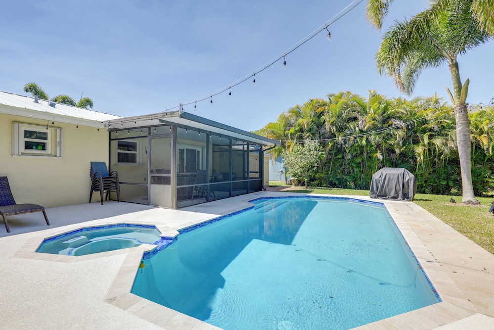 Swim Golf & Explore: Family friendly Stuart Gem in Stuart, United States