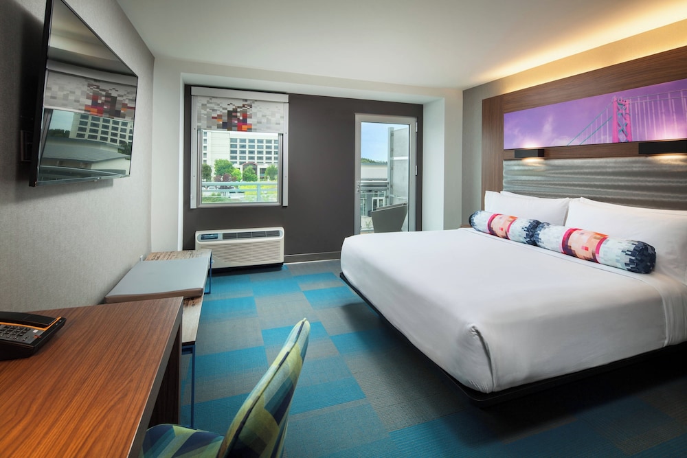 Aloft San Francisco Airport - photo 6