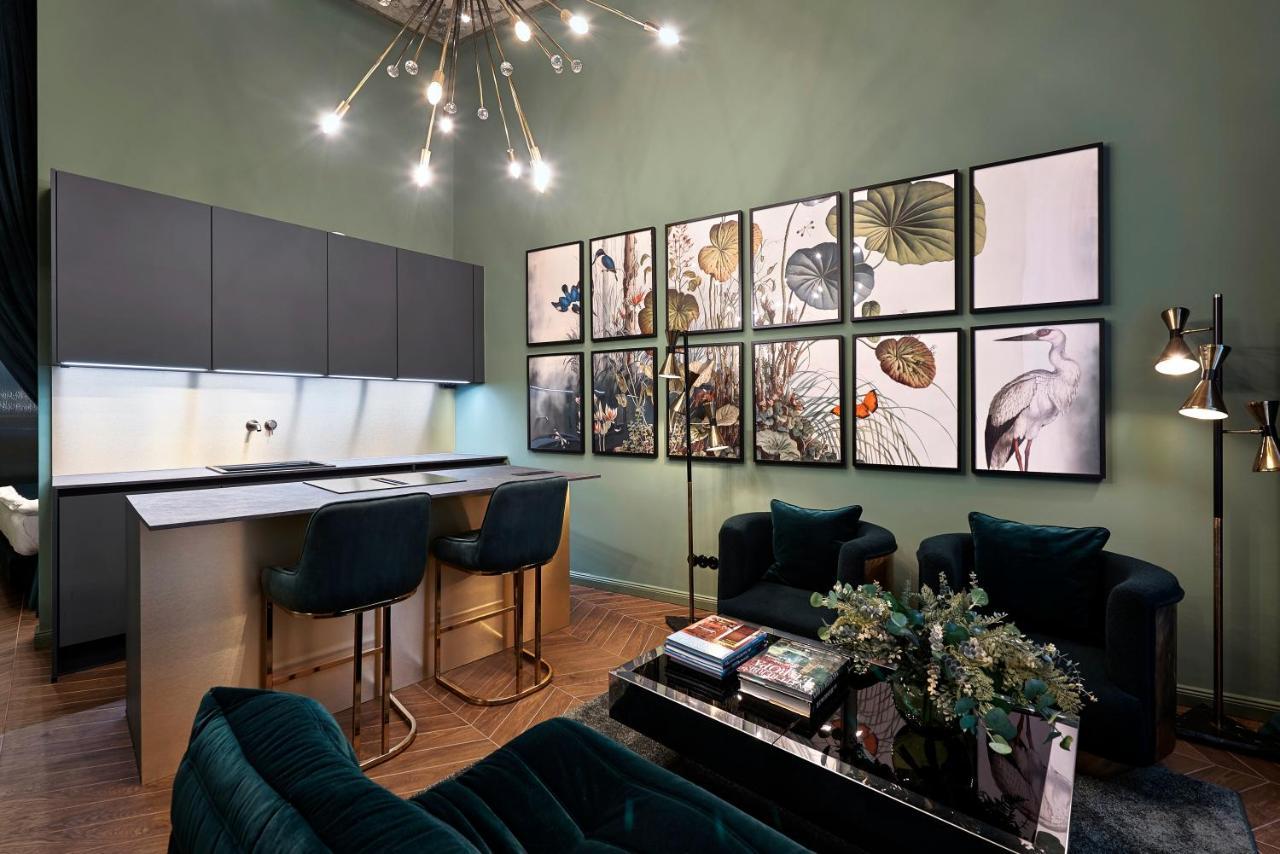 Green Vintage Dream Seg — Vienna